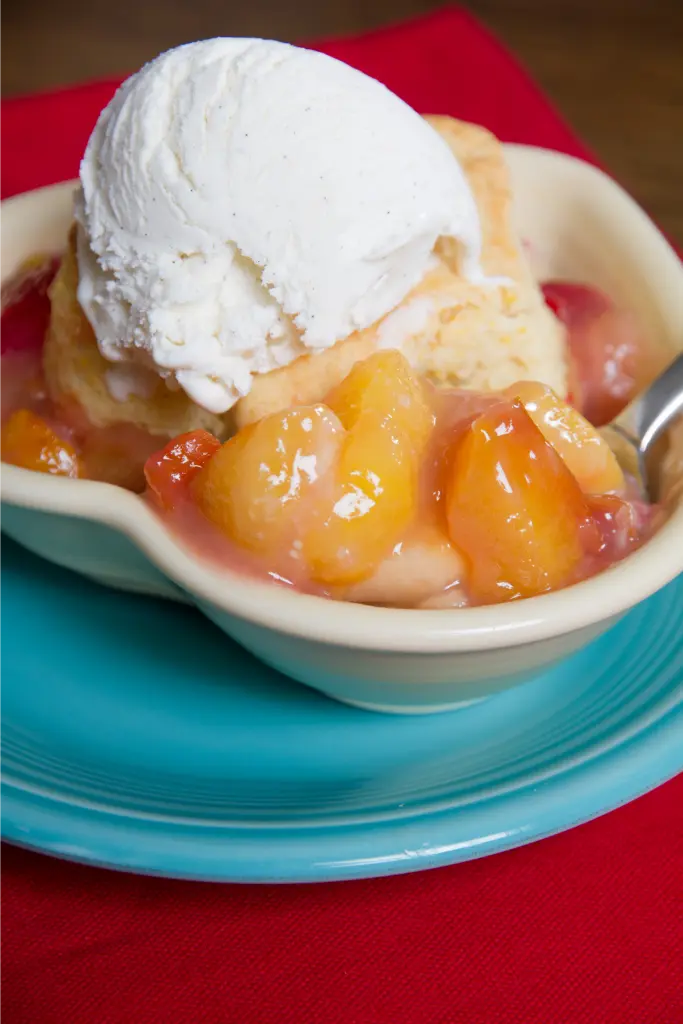 Pioneer Woman Peach Cobbler With Canned Peaches serve