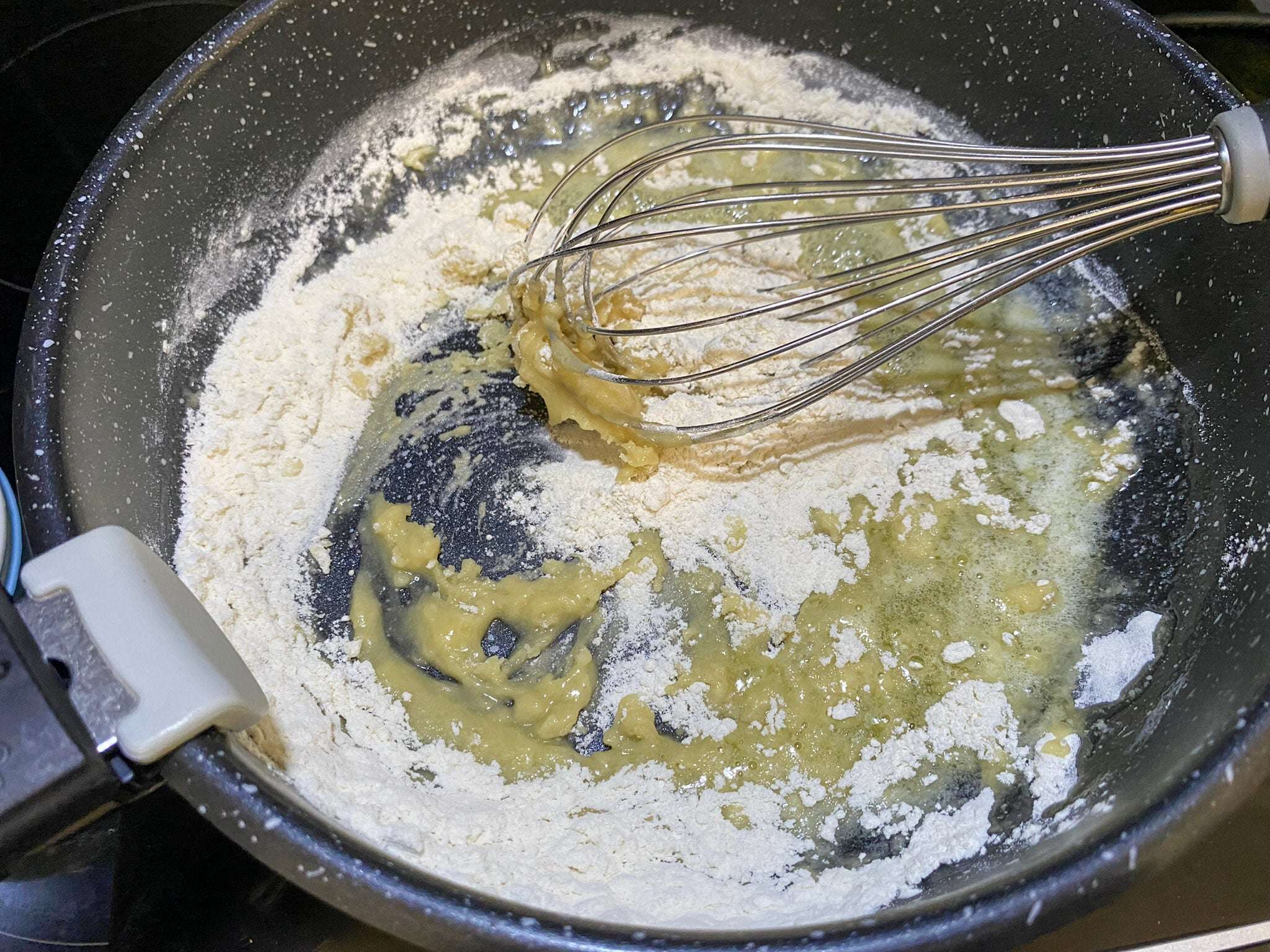 hello-fresh-cream-sauce-base-Step 02.02.Add the Flour