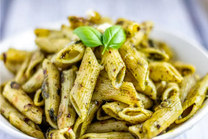 what to serve with pesto pasta_